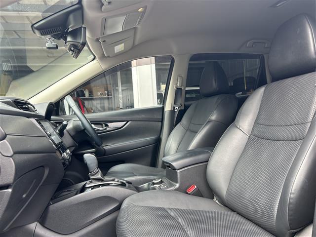 エクストレイル ２０Ｘｉ　ハイブリッド　４ＷＤ　純正９インチＳＤナビ　フルセグＴＶ／ＡＭ／ＦＭ／ＡＵＸ／Ｂｌｕ－ｒａｙ再生　Ｂｌｕｅｔｏｏｔｈ接続　プロパイロット　アラウンドビューモニター　パワーバックドア　レーダークルーズコントロール（39枚目）