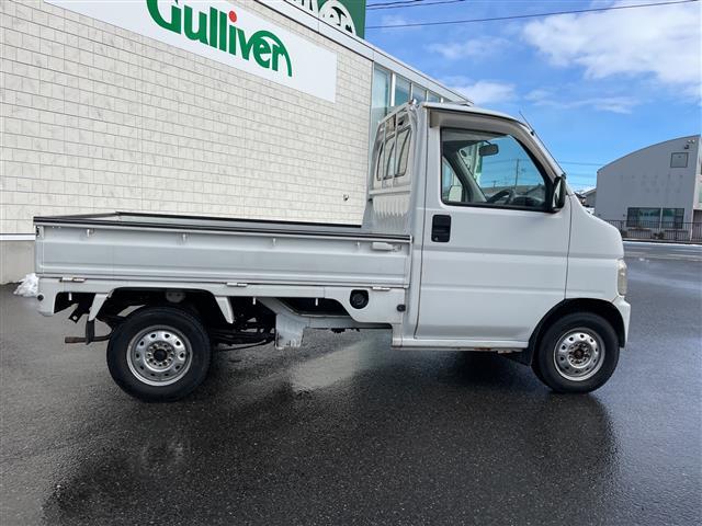 アクティトラック ベースグレード　４ＷＤ　エアコン　パワステ　三方開　夏冬タイヤ有り（7枚目）