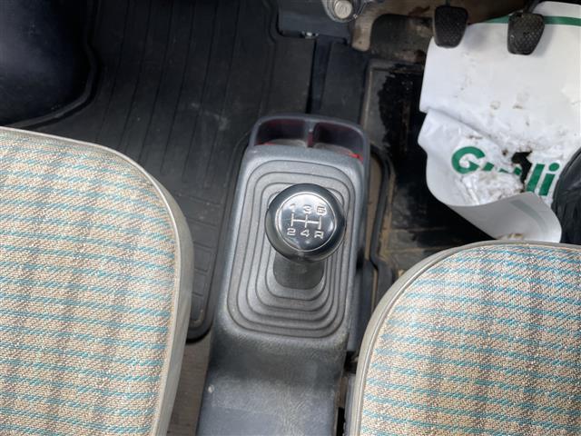 アクティトラック ベースグレード　４ＷＤ　エアコン　パワステ　三方開　夏冬タイヤ有り（20枚目）