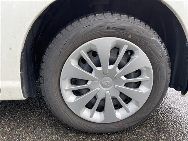 トール カスタムＧ　リミテッド　ＳＡＩＩＩ　４ＷＤ　禁煙車　純正ＳＤナビ　ＡＭ／ＦＭ／フルセグＴＶ　Ｂｌｕｅｔｏｏｔｈ接続　フリップダウンモニター　フロント／サイド／バック／全周囲カメラ　クルーズコントロール　両側電動スライドドア　ＥＴＣ（14枚目）