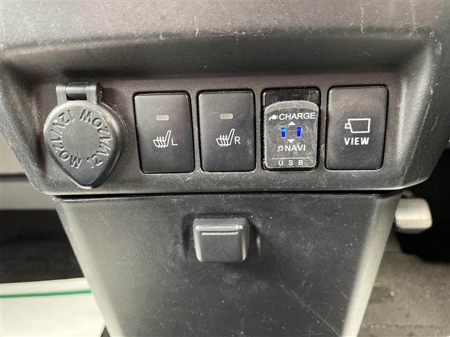 トール カスタムＧ　リミテッド　ＳＡＩＩＩ　４ＷＤ　禁煙車　純正ＳＤナビ　ＡＭ／ＦＭ／フルセグＴＶ　Ｂｌｕｅｔｏｏｔｈ接続　フリップダウンモニター　フロント／サイド／バック／全周囲カメラ　クルーズコントロール　両側電動スライドドア　ＥＴＣ（29枚目）