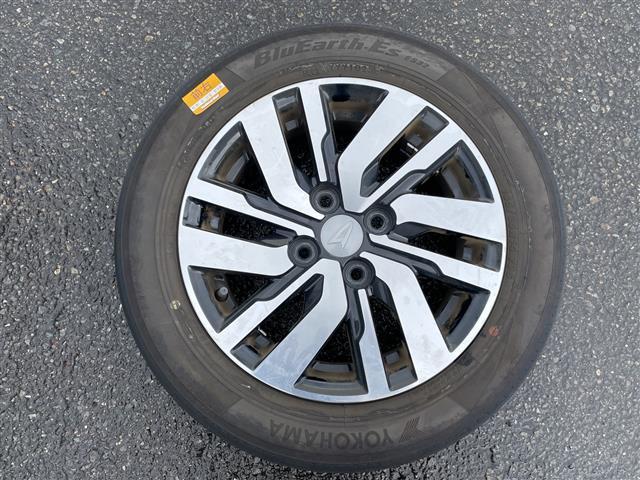 トール カスタムＧ　リミテッド　ＳＡＩＩＩ　４ＷＤ　禁煙車　純正ＳＤナビ　ＡＭ／ＦＭ／フルセグＴＶ　Ｂｌｕｅｔｏｏｔｈ接続　フリップダウンモニター　フロント／サイド／バック／全周囲カメラ　クルーズコントロール　両側電動スライドドア　ＥＴＣ（40枚目）