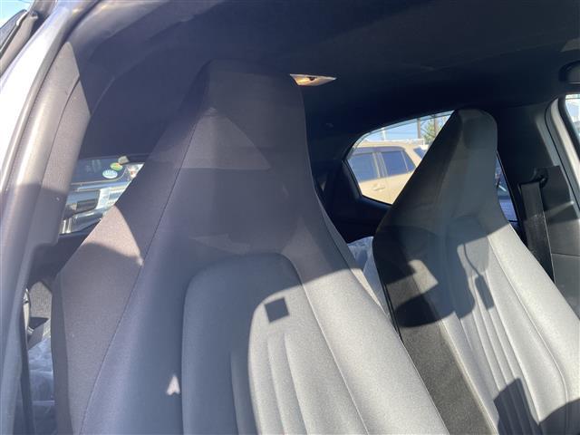 ヤリス Ｘ　禁煙車　純正ナビ　ａｐｐｌｅｃａｒｐｌａｙ／ＡｎｄｒｏｉｄＡｕｔｏ　ＡＭ／ＦＭ／ＵＳＢ　Ｂｌｕｅｔｏｏｔｈ接続　衝突軽減ブレーキ　クリアランスソナー　横滑り防止装置　車線逸脱警報　オートライト　ＥＴＣ（32枚目）