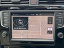 ＴＳＩハイラインブルーモーションテクノロジー　純正ナビ　フルセグＴＶ／ＡＭ／ＦＭ　ＣＤ／ＤＶＤ再生　Ｂｌｕｅｔｏｏｔｈ接続　バックカメラ　クルーズコントロール　ホールドブレーキ　電動パーキングブレーキ　オートライト　シートヒーター　純正ＡＷ（22枚目）