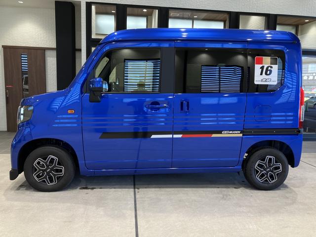 Ｎ－ＶＡＮ＋スタイル ファン・ターボ　展示車　デカール　無限　運転支援機能　７インチ純正ナビ　ＥＴＣ　フルＬＥＤヘッドライト　スポーツマット　アルミホイール　急速充電用ＵＳＢジャック　ＩＲ／ＵＶカットフロントガラス（6枚目）