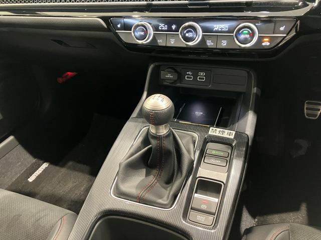 ＥＸ　展示車　６ＭＴ　運転支援　ＨｏｎｄａＣＯＮＮＥＣＴディスプレー　ＥＴＣ２．０　ＢＯＳＥプレミアムサウンドシステム　１０．２インチデジタルメーター　ブラインドスポットインフォメーション　ワイヤレス充電(23枚目)