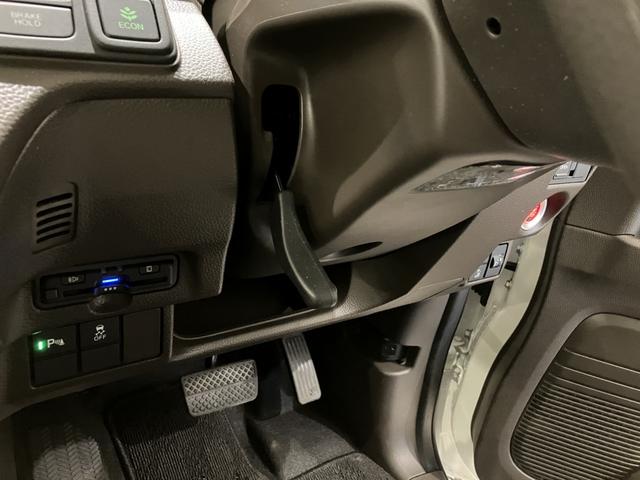 Ｌ　運転支援　７インチ純正メモリーナビ　ＥＴＣ　ＬＥＤヘッドライト　パーキングセンサーシステム　運転席＆助手席シートヒーター　バックカメラ　ベンチシート　横滑り防止装置　盗難防止装置　スマートキー(26枚目)