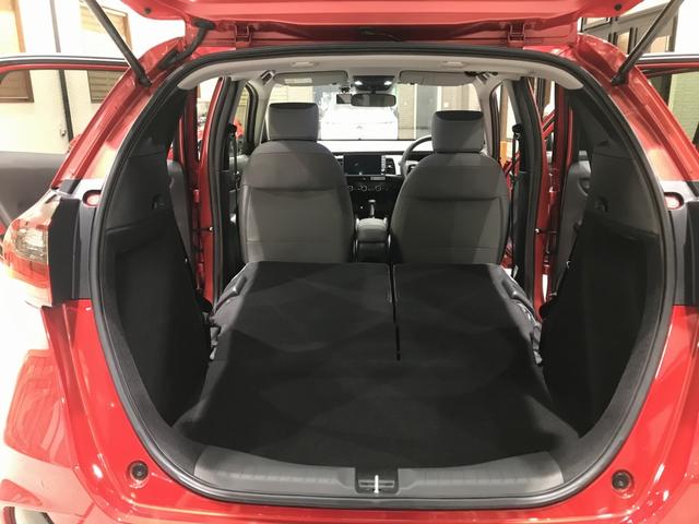 フィット ＲＳ　レンタカー登録　ＲＳ専用エクステリア　運転支援機能　９インチ純正ナビ　ドラレコ　ＥＴＣ　電子制御パーキングブレーキ　ＬＥＤヘッドライト　ＬＥＤルームランプ　フロアマット　１６インチアルミホイール（37枚目）