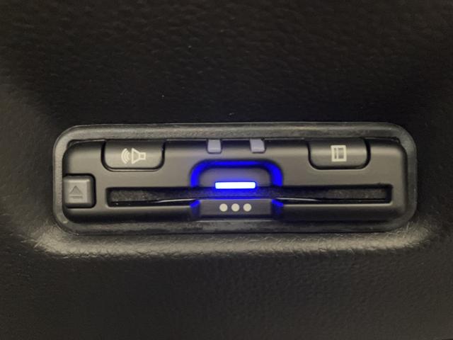 フィット クロスター　レンタカー登録　ＣＲＯＳＳＴＡＲ専用エクステリア　運転支援機能　ドラレコ　９インチ純正ナビ　ＥＴＣ　オートパーキングブレーキ　ＬＥＤヘッドライト　ＬＥＤルームランプ　フロアマット　ルーフレール（26枚目）
