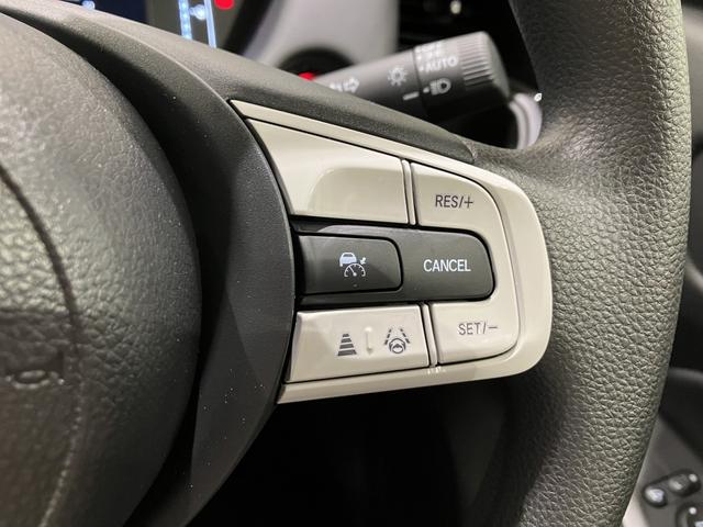 フィット クロスター　レンタカー登録　ＣＲＯＳＳＴＡＲ専用エクステリア　運転支援機能　ドラレコ　９インチ純正ナビ　ＥＴＣ　オートパーキングブレーキ　ＬＥＤヘッドライト　ＬＥＤルームランプ　フロアマット　ルーフレール（29枚目）