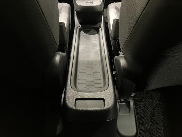 フィット クロスター　レンタカー登録　ＣＲＯＳＳＴＡＲ専用エクステリア　運転支援機能　ドラレコ　９インチ純正ナビ　ＥＴＣ　オートパーキングブレーキ　ＬＥＤヘッドライト　ＬＥＤルームランプ　フロアマット　ルーフレール（39枚目）