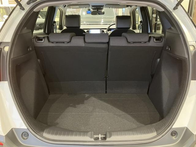 フィット クロスター　レンタカー登録　ＣＲＯＳＳＴＡＲ専用エクステリア　運転支援機能　ドラレコ　９インチ純正ナビ　ＥＴＣ　オートパーキングブレーキ　ＬＥＤヘッドライト　ＬＥＤルームランプ　フロアマット　ルーフレール（44枚目）