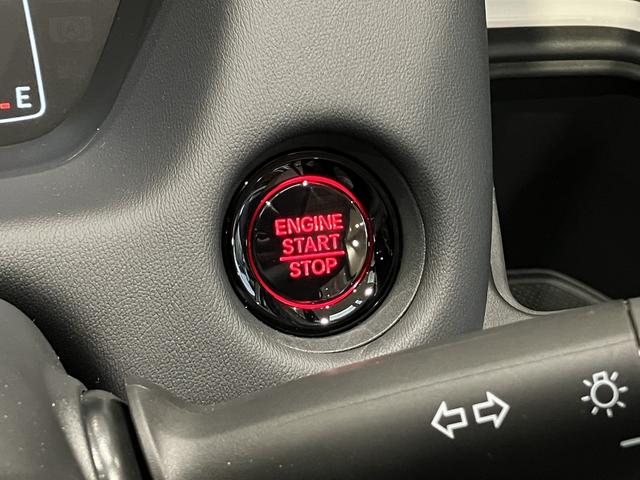 フィット ホーム フロアマット 8インチ純正ナビ ETC ドラレコ レンタカー登録 運転支援 フルLEDヘッドライト 電子制御パーキングブレーキ LEDルームランプ フルオートエアコン コンビシート スマートキー(23枚目)