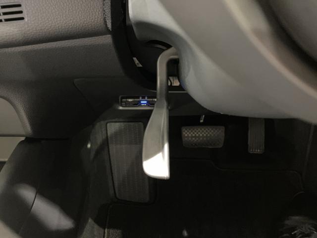 フィット ホーム フロアマット 8インチ純正ナビ ETC ドラレコ レンタカー登録 運転支援 フルLEDヘッドライト 電子制御パーキングブレーキ LEDルームランプ フルオートエアコン コンビシート スマートキー(26枚目)