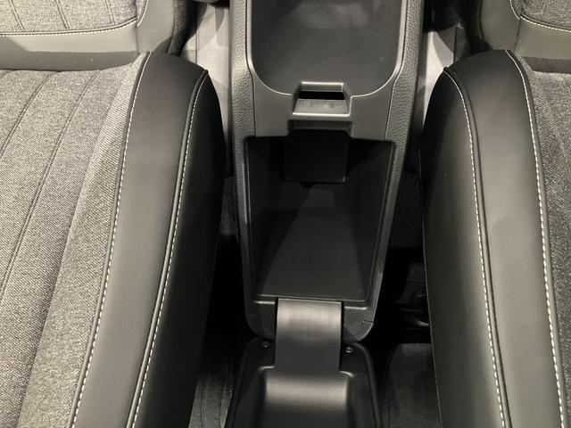 フィット ホーム フロアマット 8インチ純正ナビ ETC ドラレコ レンタカー登録 運転支援 フルLEDヘッドライト 電子制御パーキングブレーキ LEDルームランプ フルオートエアコン コンビシート スマートキー(34枚目)