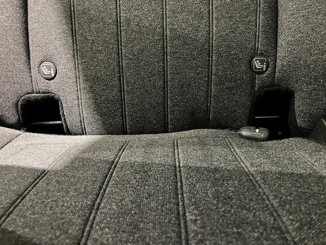 フィット ホーム フロアマット 8インチ純正ナビ ETC ドラレコ レンタカー登録 運転支援 フルLEDヘッドライト 電子制御パーキングブレーキ LEDルームランプ フルオートエアコン コンビシート スマートキー(38枚目)