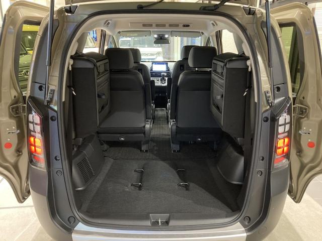 フリード ｅ：ＨＥＶクロスター　フロアマット　９インチ純正ナビ　ＥＴＣ　シートヒーター　運転支援　ＬＥＤヘッドライト　ブラインドスポットモニター　本革巻ステアリングホイール　３６０°スーパーＵＶ・ＩＲカット　１５インチＡＷ（48枚目）