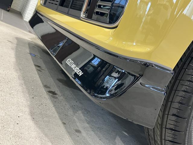 N-ONE RS 6MT デカール 無限エアロ・フロアマット 8インチ純正ナビ ETC 運転席助手席シートヒーター 電子制御パーキングブレーキ フルLEDヘッドライト 360°UV・IRカット RSエクステリア 展示車(7枚目)