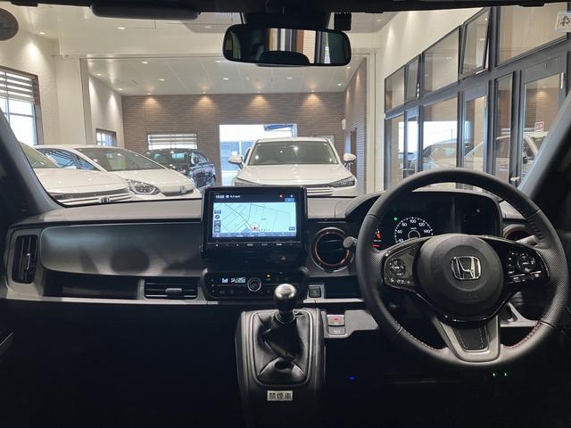 N-ONE RS 6MT デカール 無限エアロ・フロアマット 8インチ純正ナビ ETC 運転席助手席シートヒーター 電子制御パーキングブレーキ フルLEDヘッドライト 360°UV・IRカット RSエクステリア 展示車(11枚目)