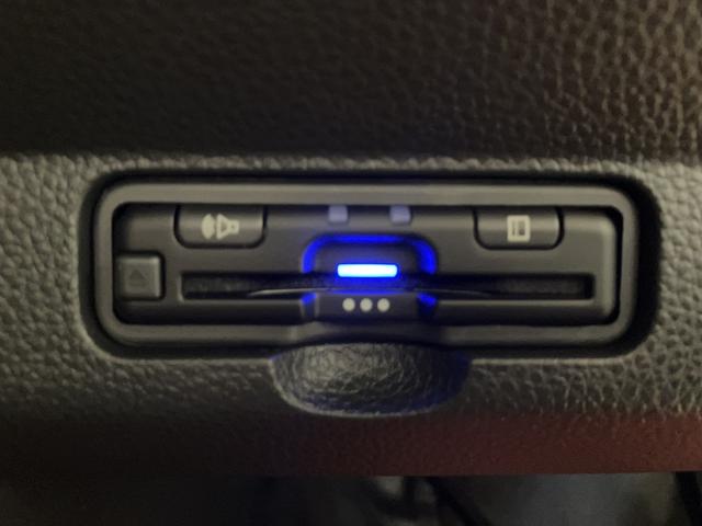 N-ONE RS 6MT デカール 無限エアロ・フロアマット 8インチ純正ナビ ETC 運転席助手席シートヒーター 電子制御パーキングブレーキ フルLEDヘッドライト 360°UV・IRカット RSエクステリア 展示車(24枚目)