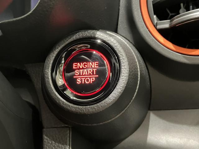 N-ONE RS 6MT デカール 無限エアロ・フロアマット 8インチ純正ナビ ETC 運転席助手席シートヒーター 電子制御パーキングブレーキ フルLEDヘッドライト 360°UV・IRカット RSエクステリア 展示車(25枚目)