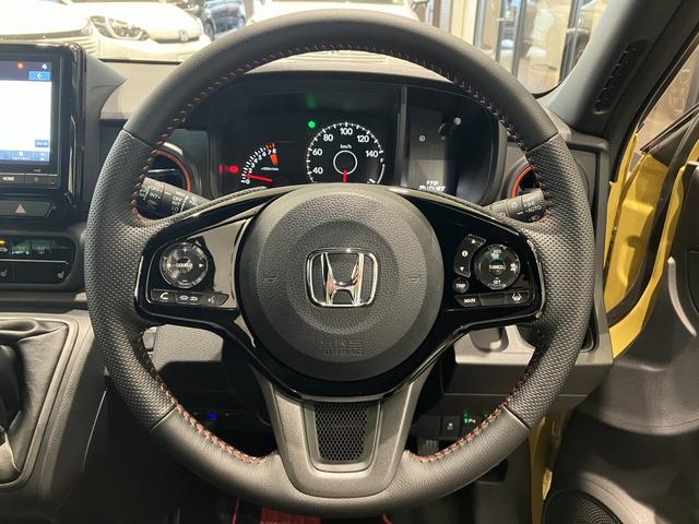 N-ONE RS 6MT デカール 無限エアロ・フロアマット 8インチ純正ナビ ETC 運転席助手席シートヒーター 電子制御パーキングブレーキ フルLEDヘッドライト 360°UV・IRカット RSエクステリア 展示車(26枚目)