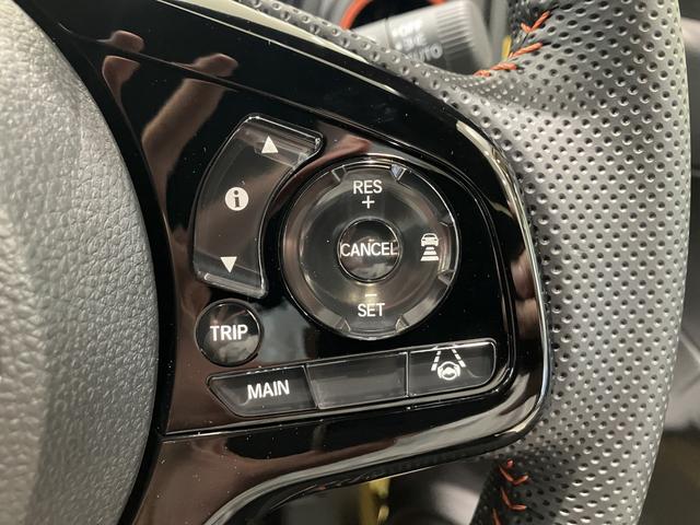 N-ONE RS 6MT デカール 無限エアロ・フロアマット 8インチ純正ナビ ETC 運転席助手席シートヒーター 電子制御パーキングブレーキ フルLEDヘッドライト 360°UV・IRカット RSエクステリア 展示車(28枚目)