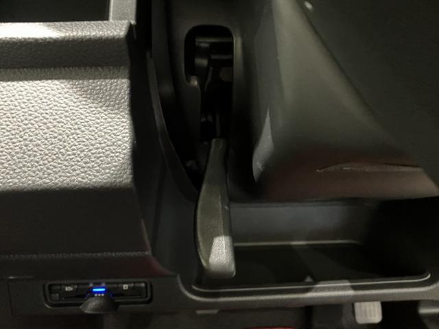 N-ONE RS 6MT デカール 無限エアロ・フロアマット 8インチ純正ナビ ETC 運転席助手席シートヒーター 電子制御パーキングブレーキ フルLEDヘッドライト 360°UV・IRカット RSエクステリア 展示車(29枚目)