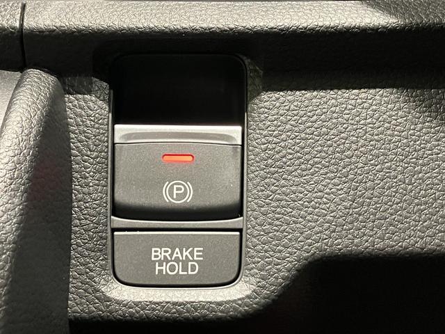 N-ONE RS 6MT デカール 無限エアロ・フロアマット 8インチ純正ナビ ETC 運転席助手席シートヒーター 電子制御パーキングブレーキ フルLEDヘッドライト 360°UV・IRカット RSエクステリア 展示車(31枚目)