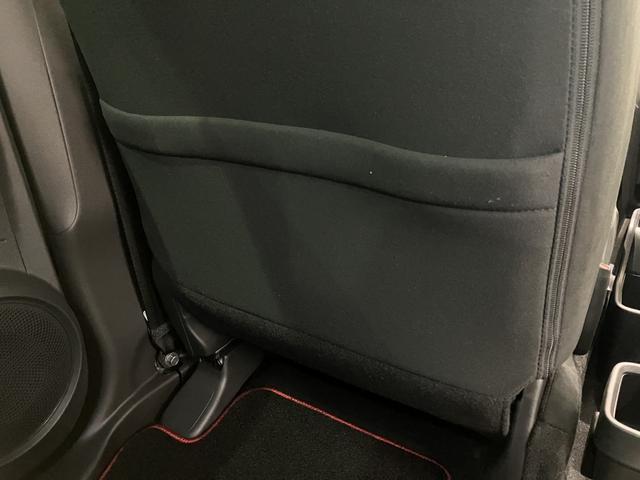 N-ONE RS 6MT デカール 無限エアロ・フロアマット 8インチ純正ナビ ETC 運転席助手席シートヒーター 電子制御パーキングブレーキ フルLEDヘッドライト 360°UV・IRカット RSエクステリア 展示車(44枚目)