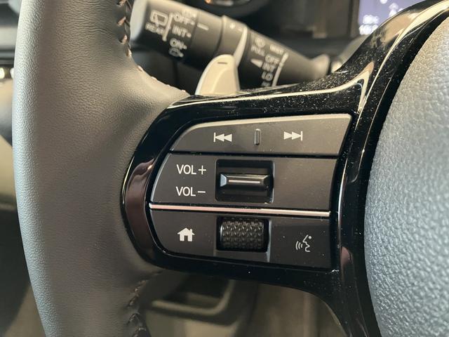 Ｎ－ＢＯＸカスタム ターボ　フロアマット　８インチ純正ナビ　ＥＴＣ　シートヒーター　フルＬＥＤヘッドライト　両側パワスラ　７インチＴＦＴ液晶メーター　オートパーキングブレーキ　パドルシフト　充電用ＵＳＢ　３６０°ＵＶ・ＩＲカット（22枚目）