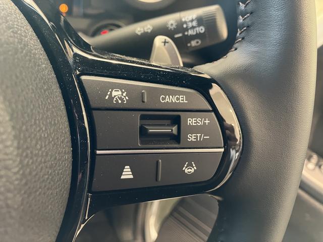 Ｎ－ＢＯＸカスタム ターボ　フロアマット　８インチ純正ナビ　ＥＴＣ　シートヒーター　フルＬＥＤヘッドライト　両側パワスラ　７インチＴＦＴ液晶メーター　オートパーキングブレーキ　パドルシフト　充電用ＵＳＢ　３６０°ＵＶ・ＩＲカット（23枚目）