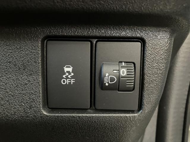 Ｎ－ＢＯＸカスタム ターボ　フロアマット　８インチ純正ナビ　ＥＴＣ　シートヒーター　フルＬＥＤヘッドライト　両側パワスラ　７インチＴＦＴ液晶メーター　オートパーキングブレーキ　パドルシフト　充電用ＵＳＢ　３６０°ＵＶ・ＩＲカット（26枚目）