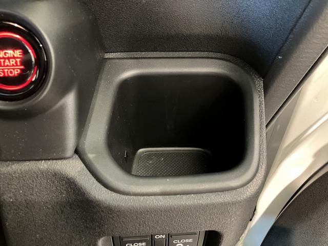 Ｎ－ＢＯＸカスタム ターボ　フロアマット　８インチ純正ナビ　ＥＴＣ　シートヒーター　フルＬＥＤヘッドライト　両側パワスラ　７インチＴＦＴ液晶メーター　オートパーキングブレーキ　パドルシフト　充電用ＵＳＢ　３６０°ＵＶ・ＩＲカット（36枚目）