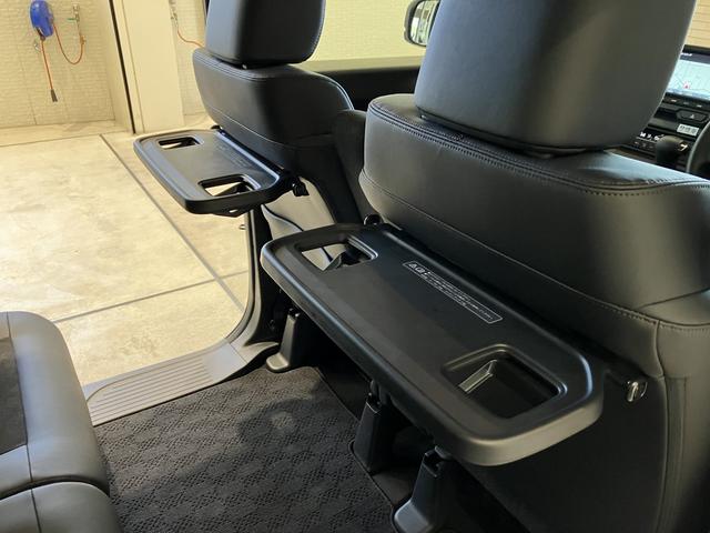 Ｎ－ＢＯＸカスタム ターボ　フロアマット　８インチ純正ナビ　ＥＴＣ　シートヒーター　フルＬＥＤヘッドライト　両側パワスラ　７インチＴＦＴ液晶メーター　オートパーキングブレーキ　パドルシフト　充電用ＵＳＢ　３６０°ＵＶ・ＩＲカット（42枚目）