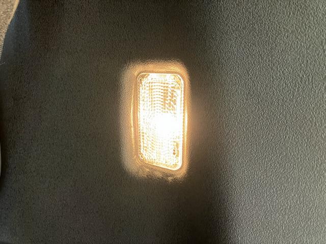 Ｎ－ＢＯＸカスタム ターボ　フロアマット　８インチ純正ナビ　ＥＴＣ　シートヒーター　フルＬＥＤヘッドライト　両側パワスラ　７インチＴＦＴ液晶メーター　オートパーキングブレーキ　パドルシフト　充電用ＵＳＢ　３６０°ＵＶ・ＩＲカット（46枚目）