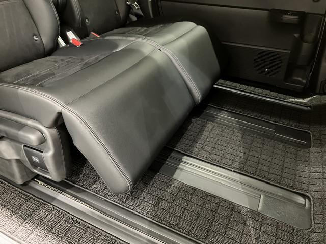 ステップワゴン eHEVスパーダプレミアムラインブラックエディション フロアマット 11.4インチ純正ナビ ETC 全周囲カメラ 運転支援 ブラインドスポットモニター 両側パワスラ シートヒーター 減速セレクター パワーテールゲート 全列USB 後退出庫サポート 試乗車(8枚目)