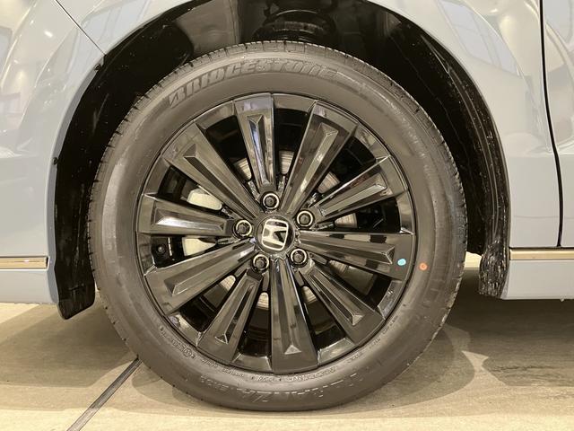 ステップワゴン eHEVスパーダプレミアムラインブラックエディション フロアマット 11.4インチ純正ナビ ETC 全周囲カメラ 運転支援 ブラインドスポットモニター 両側パワスラ シートヒーター 減速セレクター パワーテールゲート 全列USB 後退出庫サポート 試乗車(15枚目)