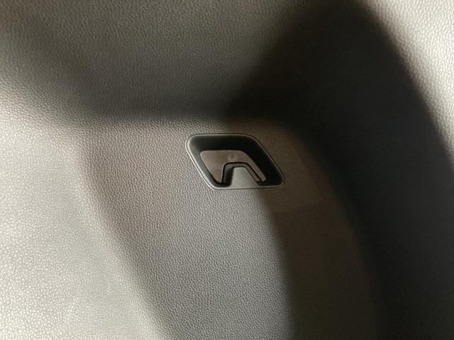 ＷＲ－Ｖ Ｚ　ブラックスタイル　無限エアロ・マット　９インチ純正ナビ　ＥＴＣ　パドルシフト　パーセルカバー　７インチデジタルメータ　フルＬＥＤヘッドライト　リアベンチレーション　リアＳリマインダー　ＵＳＢ　本革巻ステアリング　展示車（47枚目）