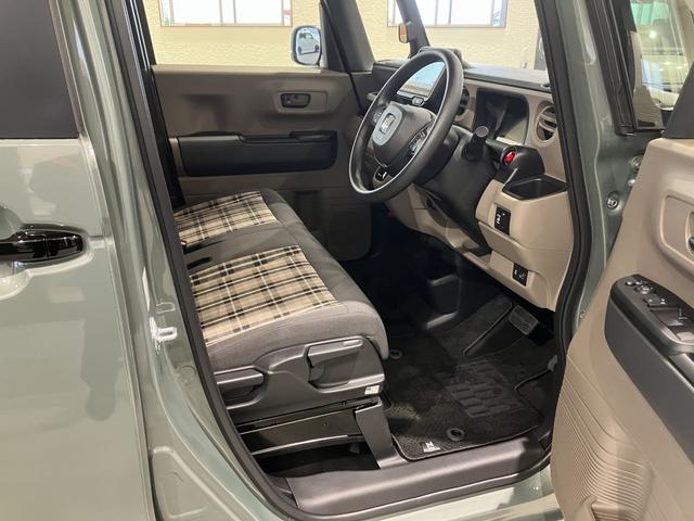 Ｎ－ＢＯＸジョイ ベースグレード　フロアマット　８インチ純正ナビ　ＥＴＣ　シートヒーター　運転支援　フルＬＥＤヘッド　両側パワスラ　７インチ液晶メーター　ＵＳＢ　３６０°ＵＶ・ＩＲカットガラス　チエック柄撥水ファブリック　２トーン（10枚目）