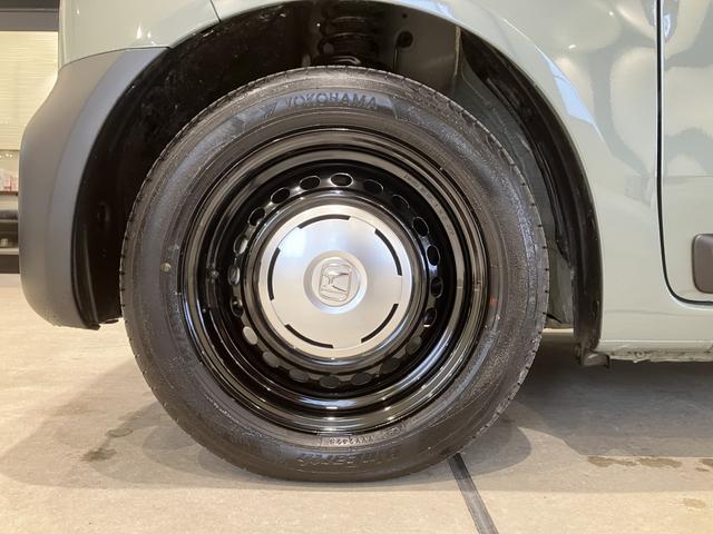 Ｎ－ＢＯＸジョイ ベースグレード　フロアマット　８インチ純正ナビ　ＥＴＣ　シートヒーター　運転支援　フルＬＥＤヘッド　両側パワスラ　７インチ液晶メーター　ＵＳＢ　３６０°ＵＶ・ＩＲカットガラス　チエック柄撥水ファブリック　２トーン（15枚目）