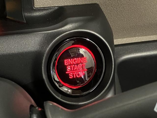 Ｎ－ＢＯＸジョイ ベースグレード　フロアマット　８インチ純正ナビ　ＥＴＣ　シートヒーター　運転支援　フルＬＥＤヘッド　両側パワスラ　７インチ液晶メーター　ＵＳＢ　３６０°ＵＶ・ＩＲカットガラス　チエック柄撥水ファブリック　２トーン（23枚目）