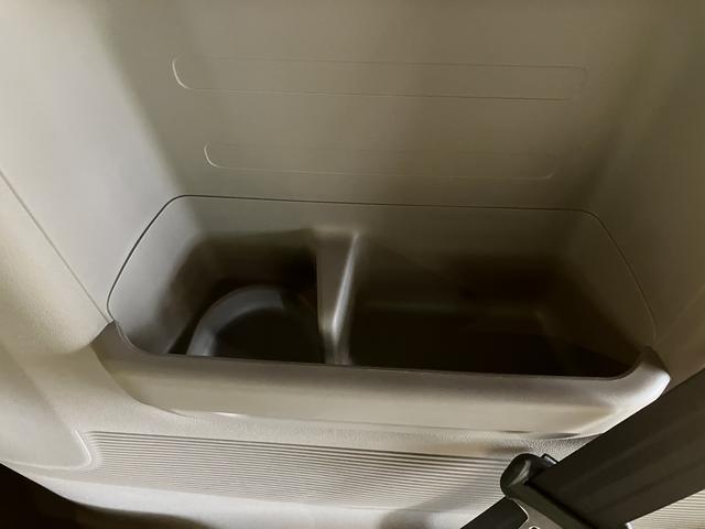 Ｎ－ＢＯＸジョイ ベースグレード　フロアマット　８インチ純正ナビ　ＥＴＣ　シートヒーター　運転支援　フルＬＥＤヘッド　両側パワスラ　７インチ液晶メーター　ＵＳＢ　３６０°ＵＶ・ＩＲカットガラス　チエック柄撥水ファブリック　２トーン（40枚目）