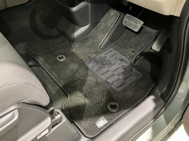 Ｎ－ＢＯＸジョイ ベースグレード　フロアマット　８インチ純正ナビ　ＥＴＣ　シートヒーター　運転支援　フルＬＥＤヘッド　両側パワスラ　７インチ液晶メーター　ＵＳＢ　３６０°ＵＶ・ＩＲカットガラス　チエック柄撥水ファブリック　２トーン（42枚目）