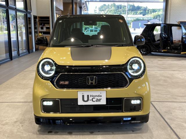 Ｎ－ＯＮＥ ＲＳ　６ＭＴ　デカール　無限エアロ・フロアマット　８インチ純正ナビ　ＥＴＣ　運転席助手席シートヒーター　電子制御パーキングブレーキ　フルＬＥＤヘッドライト　３６０°ＵＶ・ＩＲカット　ＲＳエクステリア　展示車（3枚目）