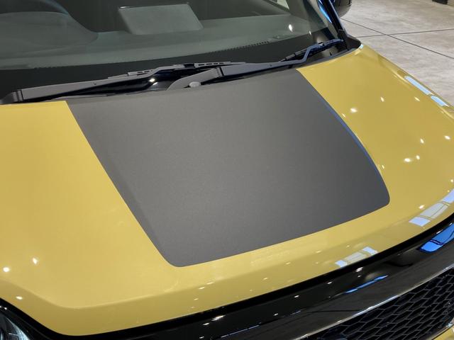 Ｎ－ＯＮＥ ＲＳ　６ＭＴ　デカール　無限エアロ・フロアマット　８インチ純正ナビ　ＥＴＣ　運転席助手席シートヒーター　電子制御パーキングブレーキ　フルＬＥＤヘッドライト　３６０°ＵＶ・ＩＲカット　ＲＳエクステリア　展示車（9枚目）