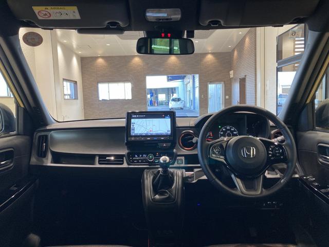 Ｎ－ＯＮＥ ＲＳ　６ＭＴ　デカール　無限エアロ・フロアマット　８インチ純正ナビ　ＥＴＣ　運転席助手席シートヒーター　電子制御パーキングブレーキ　フルＬＥＤヘッドライト　３６０°ＵＶ・ＩＲカット　ＲＳエクステリア　展示車（11枚目）