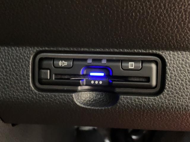 Ｎ－ＯＮＥ ＲＳ　６ＭＴ　デカール　無限エアロ・フロアマット　８インチ純正ナビ　ＥＴＣ　運転席助手席シートヒーター　電子制御パーキングブレーキ　フルＬＥＤヘッドライト　３６０°ＵＶ・ＩＲカット　ＲＳエクステリア　展示車（24枚目）