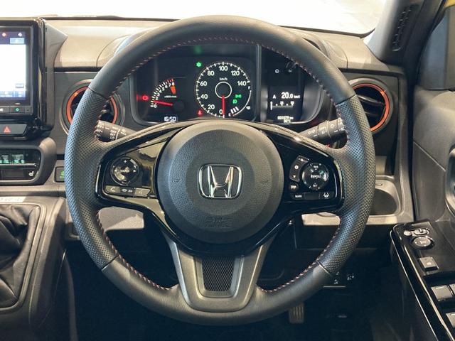 Ｎ－ＯＮＥ ＲＳ　６ＭＴ　デカール　無限エアロ・フロアマット　８インチ純正ナビ　ＥＴＣ　運転席助手席シートヒーター　電子制御パーキングブレーキ　フルＬＥＤヘッドライト　３６０°ＵＶ・ＩＲカット　ＲＳエクステリア　展示車（26枚目）