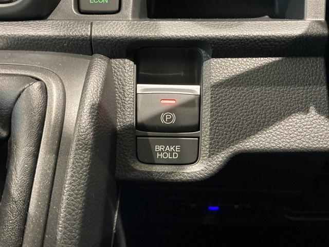 Ｎ－ＯＮＥ ＲＳ　６ＭＴ　デカール　無限エアロ・フロアマット　８インチ純正ナビ　ＥＴＣ　運転席助手席シートヒーター　電子制御パーキングブレーキ　フルＬＥＤヘッドライト　３６０°ＵＶ・ＩＲカット　ＲＳエクステリア　展示車（31枚目）